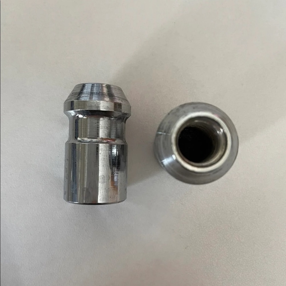 GM Wheel Locks - Picture 2 of 3